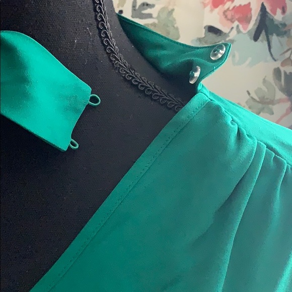 NY&Co | Green Wrap Blouse - Picture 5 of 5